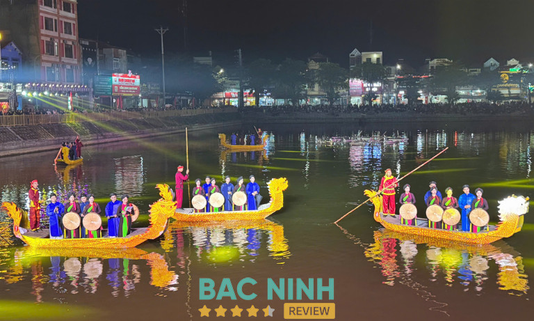 Hát Quan họ trên thuyền là hình thức diễn xướng được đông đảo người dân ngưỡng mộ.